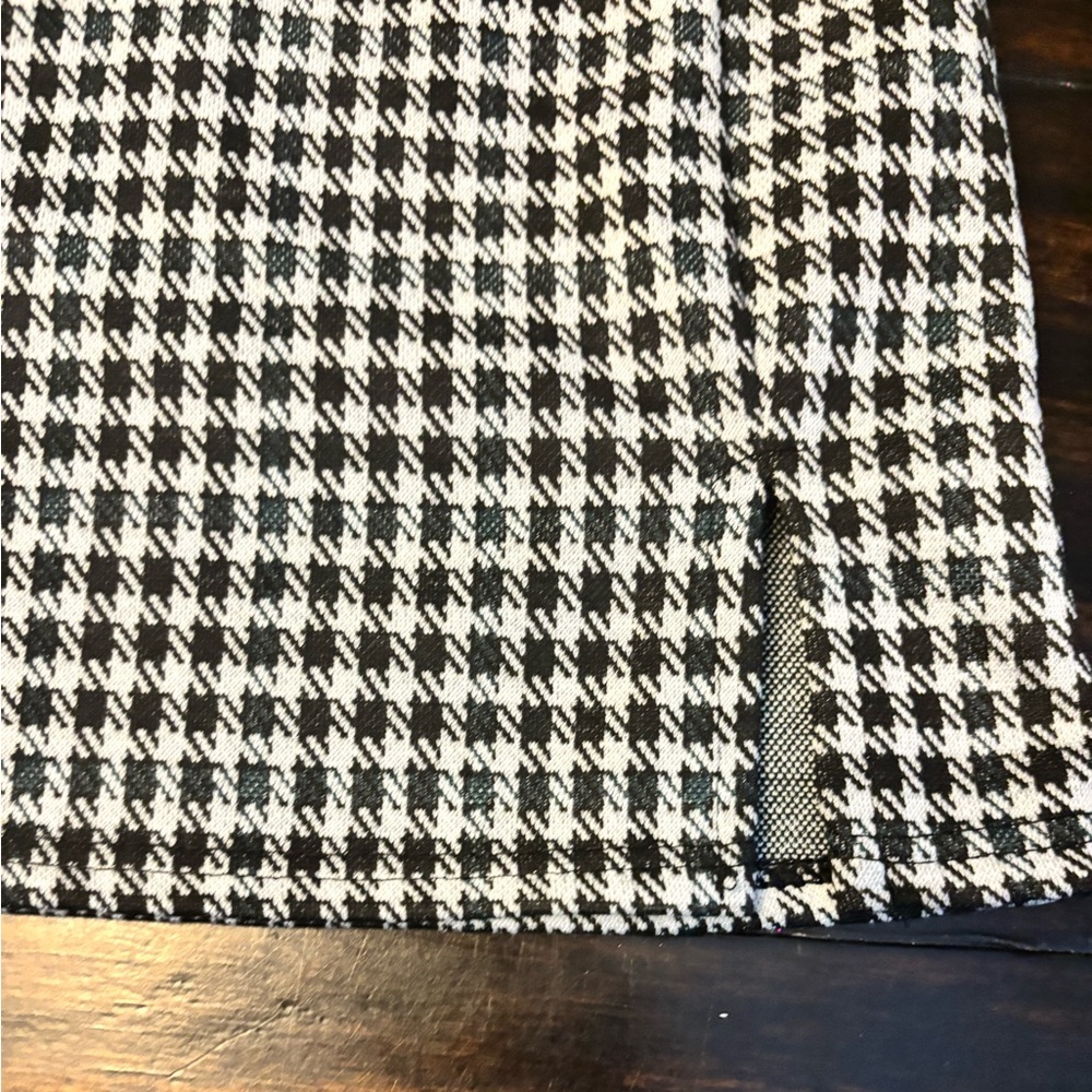 Olivia Rae Black and White Houndstooth Mini Skirt - Picture 3 of 7
